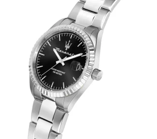 Scopri l'Orologio Maserati Competizione, un gioiello di lusso che incarna l'eleganza e la raffinatezza. Perfetto per chi cerca un accessorio di alta classe. (Vista 2)