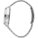 Scopri l'Orologio Maserati Epoca, un gioiello di lusso che incarna l'eleganza senza tempo. Perfetto per chi cerca un accessorio di alta classe. (Vista 4)