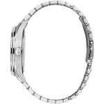 Orologio Maserati Sorpasso: un gioiello di lusso per l'uomo moderno. Scopri la raffinatezza e l'eleganza di questo capolavoro di orologeria. (Vista 2)