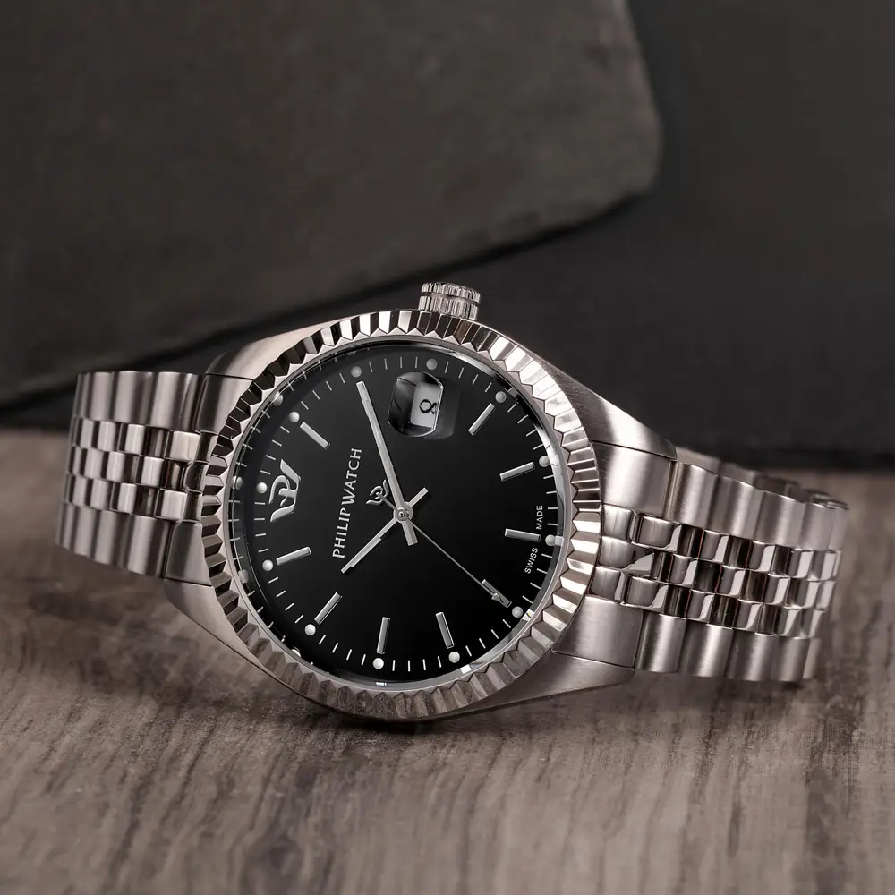 Scopri l'orologio Philip Watch Caribe, un gioiello di lusso per l'uomo moderno. Un'idea regalo preziosa. (Vista 3)