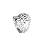 Anello da donna in oro bianco 750, un gioiello di lusso perfetto per un'occasione speciale.