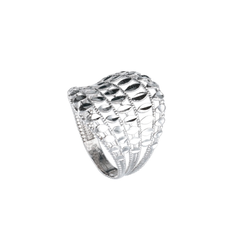 Anello da donna in oro bianco 750, un gioiello di lusso perfetto per un'occasione speciale.