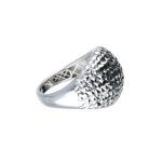 Anello da donna in oro bianco 750, un gioiello di lusso perfetto per un'occasione speciale. (Vista 3)