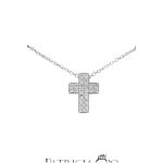 Splendida Collana Croce in Oro e Diamanti, un gioiello di lusso firmato Davite&Delucchi. Scopri la bellezza dei gioielli diamanti e l'eccellenza dell'oreficeria artigianale.