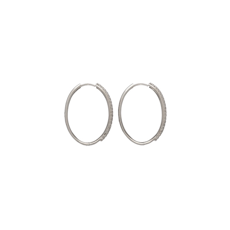 Eleganti Orecchini a Cerchio in Oro 18k: un gioiello di lusso per un'idea regalo preziosa. (Vista 2)