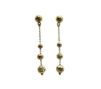 Splendidi orecchini pendenti in oro giallo 750, un gioiello di lusso perfetto per un'occasione speciale.