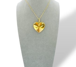 Collana con cuore in oro 750, un gioiello di lusso perfetto per un'idea regalo preziosa.