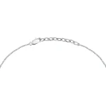Scopri la Collana Uomo Maserati Iconic, un gioiello di lusso che incarna l'eleganza e lo stile del brand. Perfetta come idea regalo preziosa. (Vista 2)