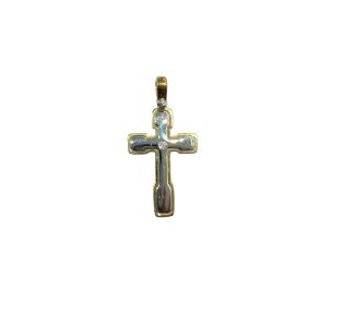 Croce da uomo in oro 750 con diamante, un gioiello di lusso perfetto per un regalo prezioso. Scopri la nostra collezione di gioielli diamanti.