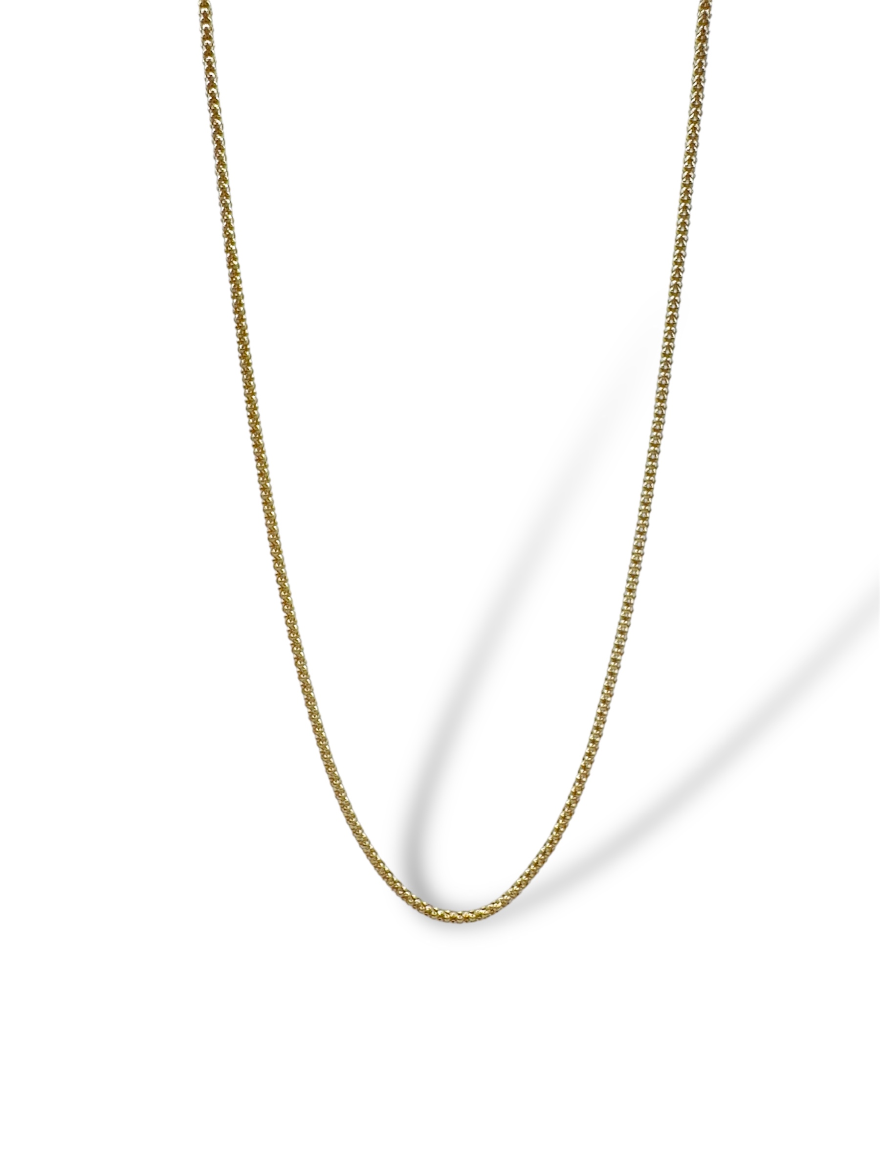 Girocollo in oro 750 da donna, un gioiello di lusso perfetto per un'occasione speciale.