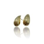 Eleganti orecchini a goccia in oro, un gioiello di lusso perfetto per un'occasione speciale. (Vista 2)