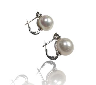 Splendidi Orecchini Perle con Diamanti in Oro 750, un capolavoro di alta gioielleria con diamanti preziosi. (Vista 2)