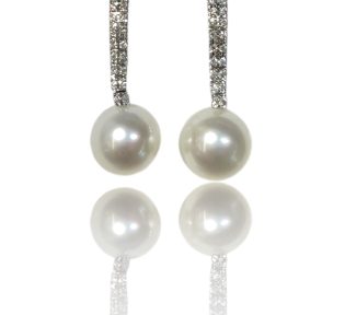 Splendidi Orecchini Perle con Diamanti in Oro 750, un capolavoro di alta gioielleria con diamanti preziosi, perfetti per un'idea regalo di lusso.