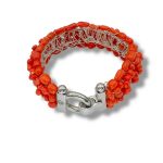 Bracciale in Corallo Sciacca Sassolini di Patricia Oro Creations: un gioiello made in italy di alta gioielleria. (Vista 2)
