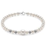 Bracciale Miluna Perle: un gioiello di lusso che incarna l'eleganza senza tempo, realizzato in oro 750 e perle preziose.