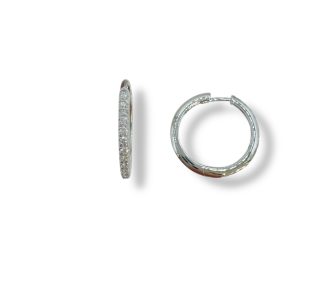 Splendidi cerchi in oro 750 con diamanti, un capolavoro di gioielleria diamanti.