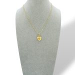Collana con ciondolo a forma di cuore in oro, un gioiello di lusso perfetto come idea regalo preziosa.