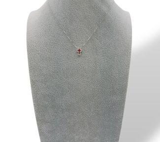 Splendida Collana Croce di Rubino con Diamanti in Oro 750 Davite&Delucchi: un capolavoro di alta gioielleria, perfetto per chi ama i gioielli diamanti.