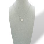 La Collana Cuore di Diamanti in Oro 750 Davite&Delucchi, un capolavoro di alta gioielleria, perfetto per un regalo prezioso. Scopri i nostri gioielli diamanti. (Vista 2)