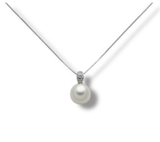 Scopri l'eleganza senza tempo della Collana Miluna Perle e Diamanti in oro bianco. Un gioiello di lusso perfetto per un'idea regalo preziosa.