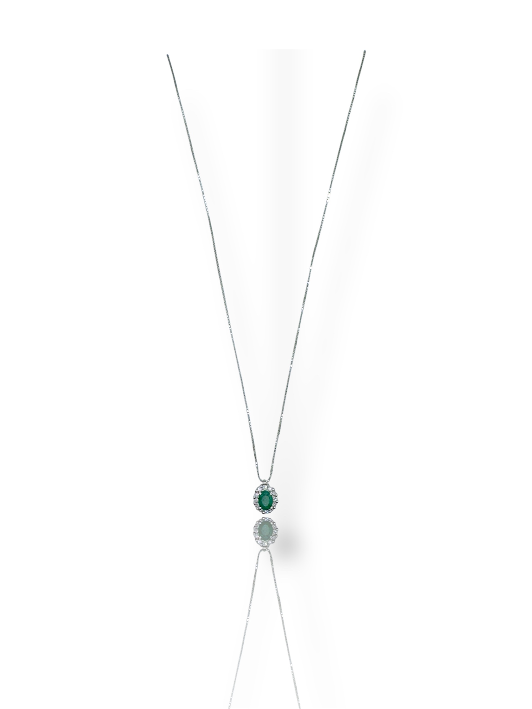 Collana Smeraldo e Diamanti in Oro Bianco 750 - Davite&Delucchi (Vista 2) | Gioielleria Patricia Oro Splendida collana Davite&Delucchi in oro bianco 750 con smeraldo e diamanti, un capolavoro di alta gioielleria. (Vista 2)