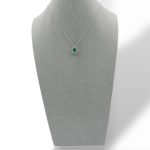Splendida collana Davite&Delucchi in oro bianco 750 con smeraldo e diamanti, un capolavoro di alta gioielleria.