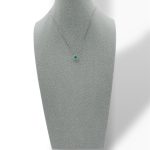 Collana smeraldo diamanti oro bianco 750 Davite & Delucchi con diamante rotondo e smeraldo naturale