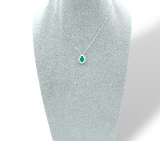 Splendida collana in oro con smeraldo e diamanti, un capolavoro di alta gioielleria.