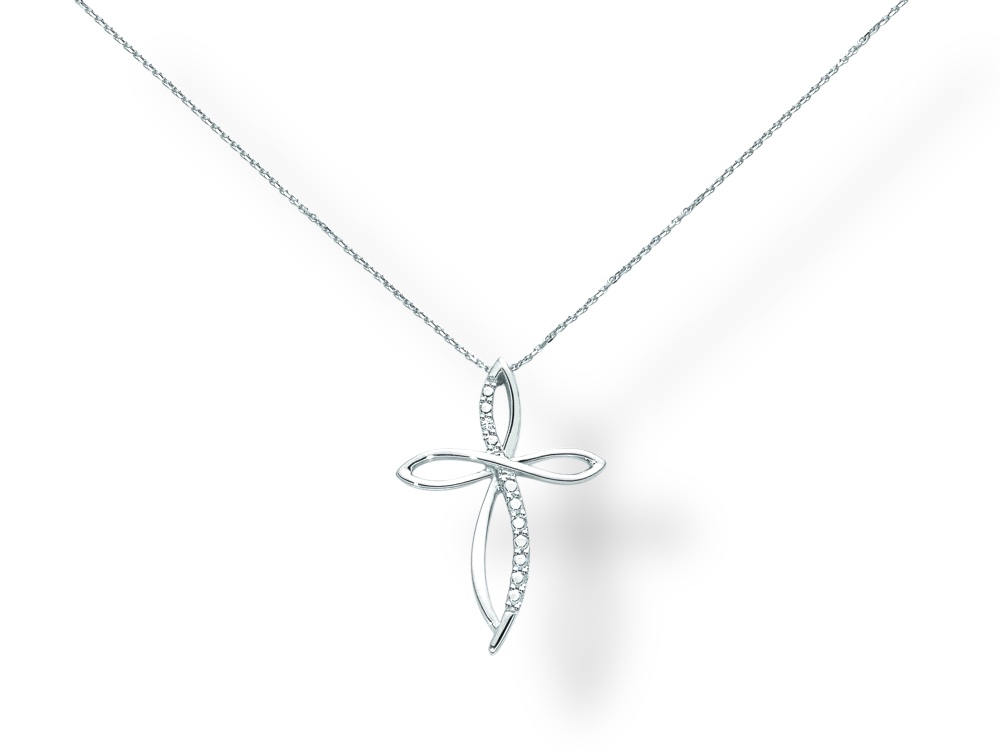 La Croce Miluna in oro bianco e diamanti: un gioiello di lusso che incarna l'eleganza senza tempo. Perfetta come idea regalo preziosa, questa croce è un simbolo di raffinatezza e stile, ideale per chi cerca gioielli diamanti di alta gioielleria.