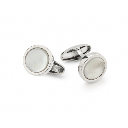 Scopri l'eleganza dei gemelli UnoAerre in argento bianco e madreperla, un gioiello di lusso perfetto per un'occasione speciale.