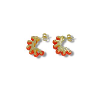 Splendidi orecchini a semicerchio in corallo, gioielli made in italy di Patricia Oro Creations, un'elegante espressione di alta gioielleria. (Vista 2)