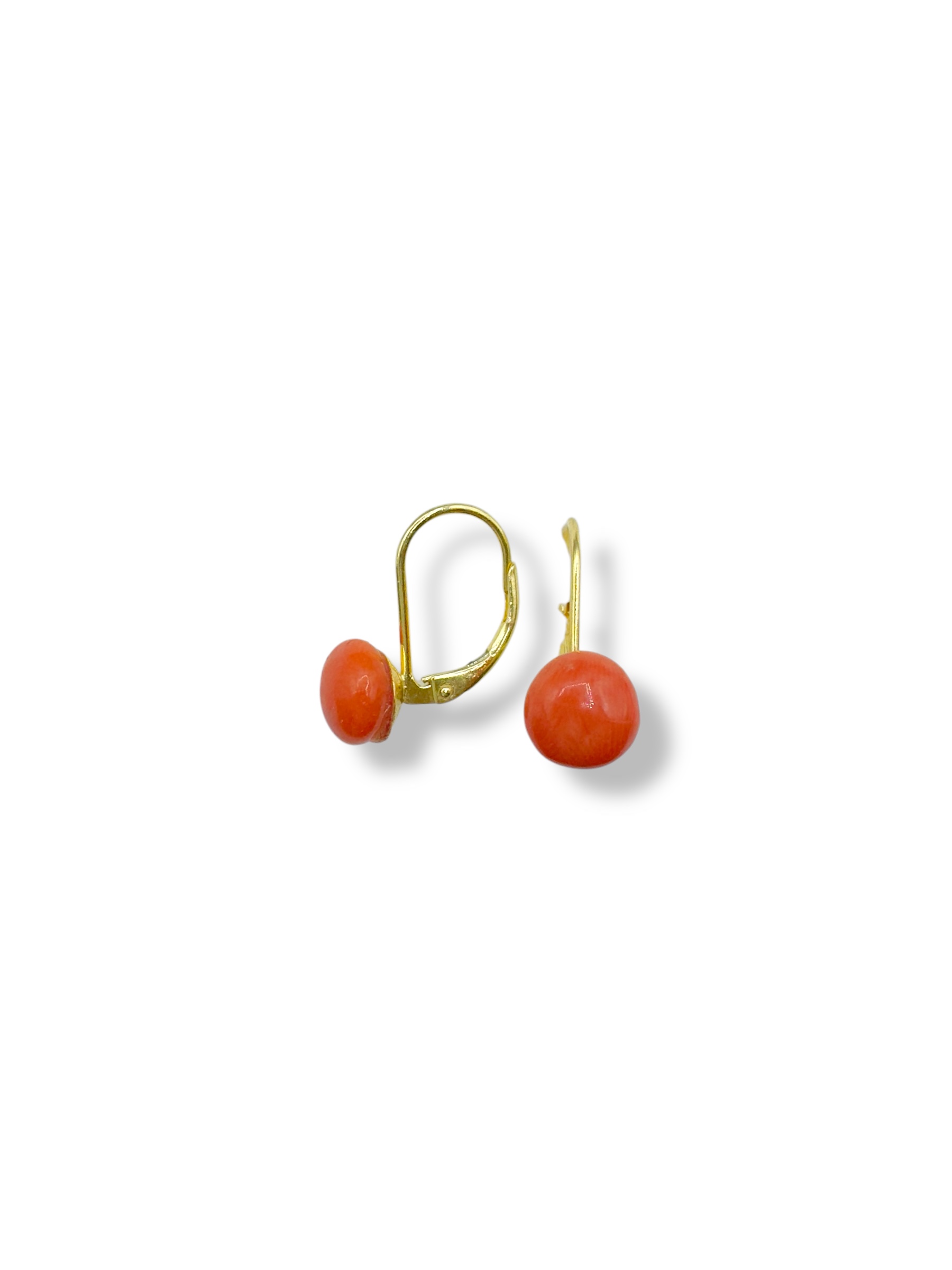 Splendidi orecchini Corallo Semi Sferico, un capolavoro di gioielli made in italy, perfetti per un'eleganza senza tempo. (Vista 2)