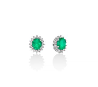 Splendidi Orecchini Miluna con Smeraldi Ovali e Diamanti Brillanti in Oro 750: un capolavoro di alta gioielleria con smeraldi preziosi.
