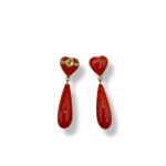Eleganti Orecchini Pendenti in Corallo, un capolavoro di gioielleria made in italy, perfetti per un'occasione speciale. (Vista 2)