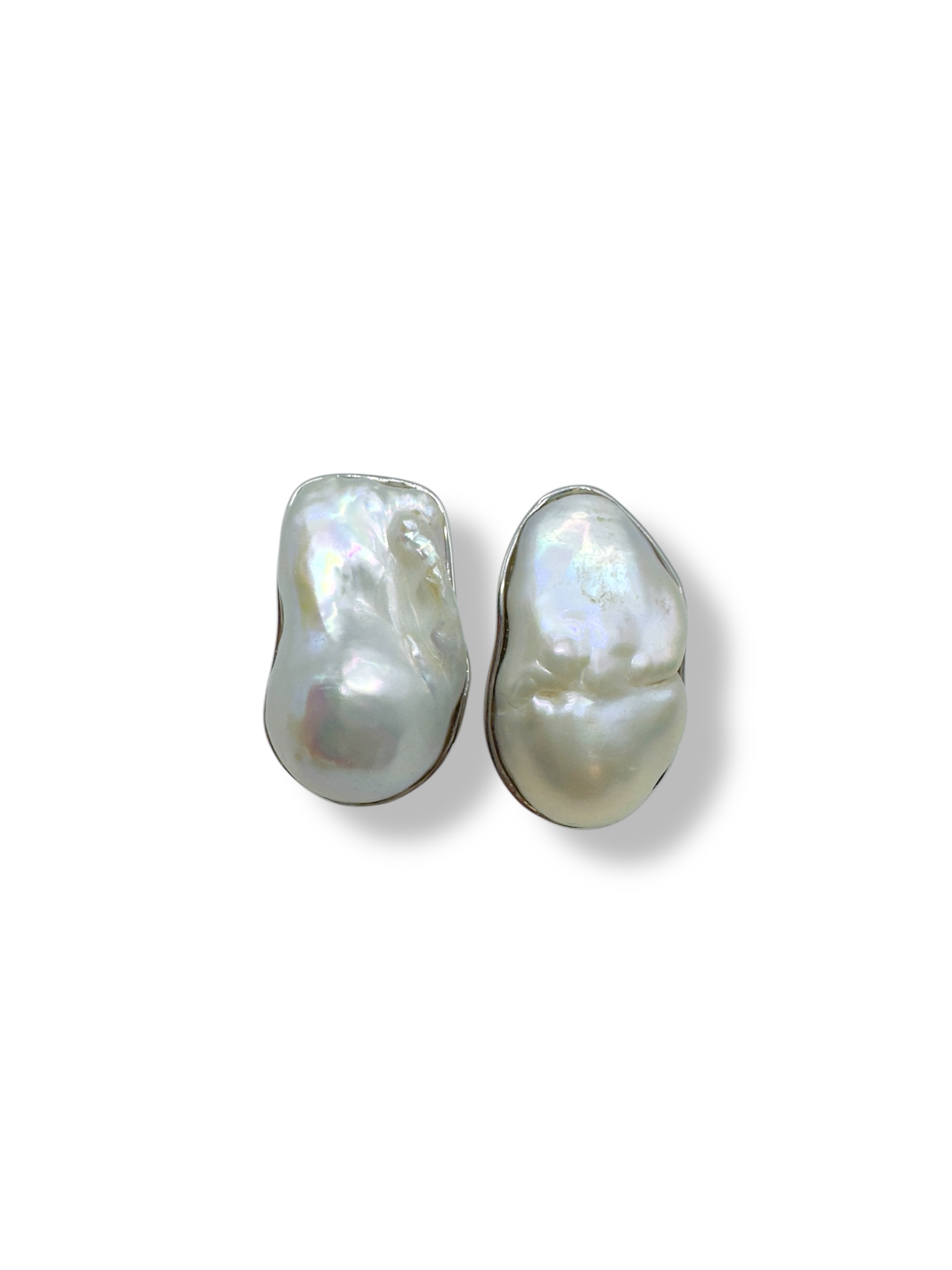 Splendidi orecchini di perle scaramazze, un gioiello di lusso perfetto per un'occasione speciale.