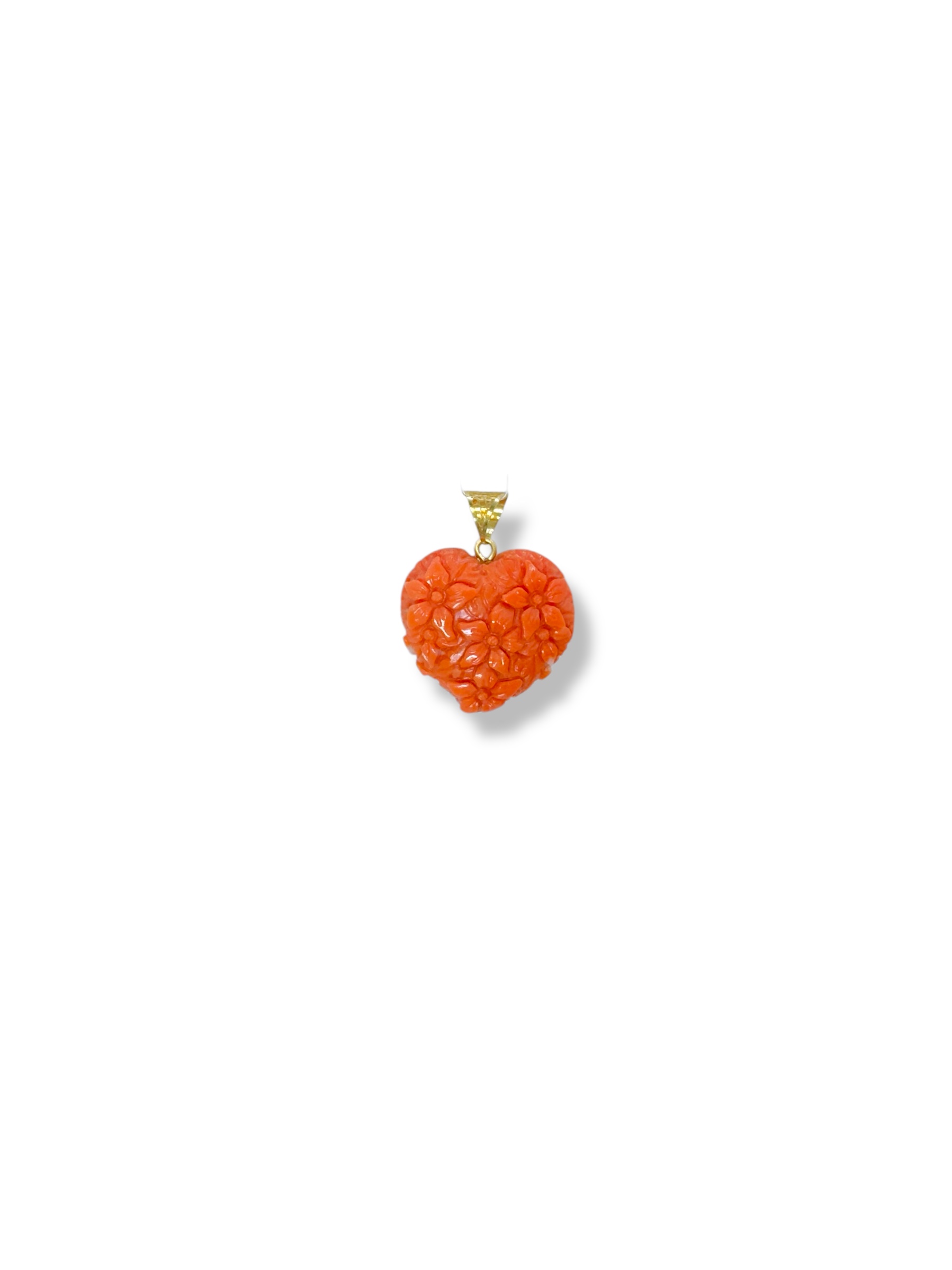 Splendido pendente Corallo Cuore in Oro, un gioiello made in italy di Patricia Oro Creations, perfetto per un regalo prezioso.