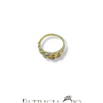 Splendido anello da donna in oro bicolore, un gioiello di lusso perfetto per un'occasione speciale. (Vista 2)