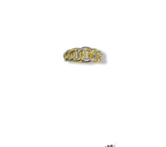 Splendido anello da donna in oro bicolore, un gioiello di lusso perfetto per un'occasione speciale.