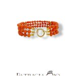 Bracciale corallo sferico Sciacca di Patricia Oro Creations: un gioiello made in Italy di alta gioielleria, perfetto per un'idea regalo preziosa. (Vista 2)
