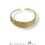 Bracciale donna piatto in oro, un gioiello di lusso perfetto per un'idea regalo preziosa.