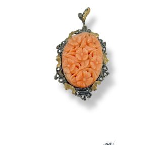 Splendido Ciondolo Corallo e Stile Antico, un gioiello made in italy di Patricia Oro Creations, perfetto per un'idea regalo preziosa.