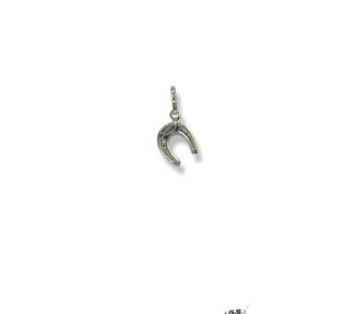 Ciondolo Porta Fortuna in Oro, un gioiello di lusso perfetto per un regalo prezioso.