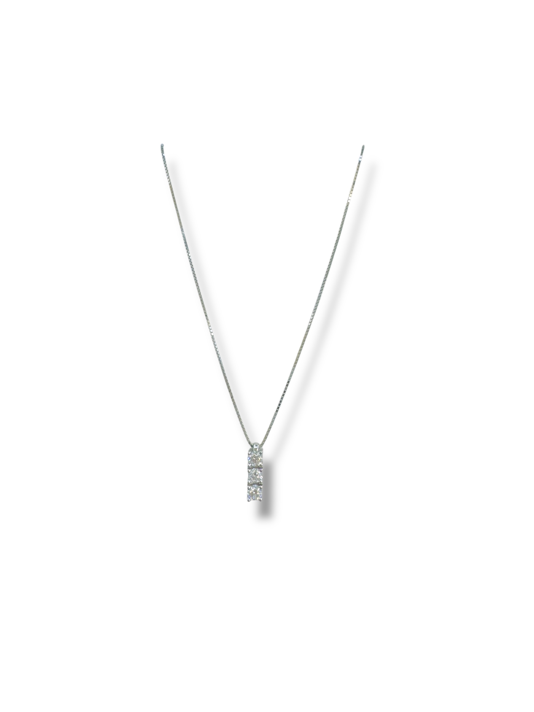 Collana Trilogy con Diamanti Davite&Delucchi | Gioielleria Patricia Oro Splendida Collana con Diamanti Trilogy Davite&Delucchi, un capolavoro di alta gioielleria, ideale per chi cerca gioielli diamanti di lusso.