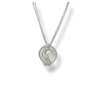Collana da donna in oro con diamanti, un gioiello di lusso perfetto per un'idea regalo preziosa.