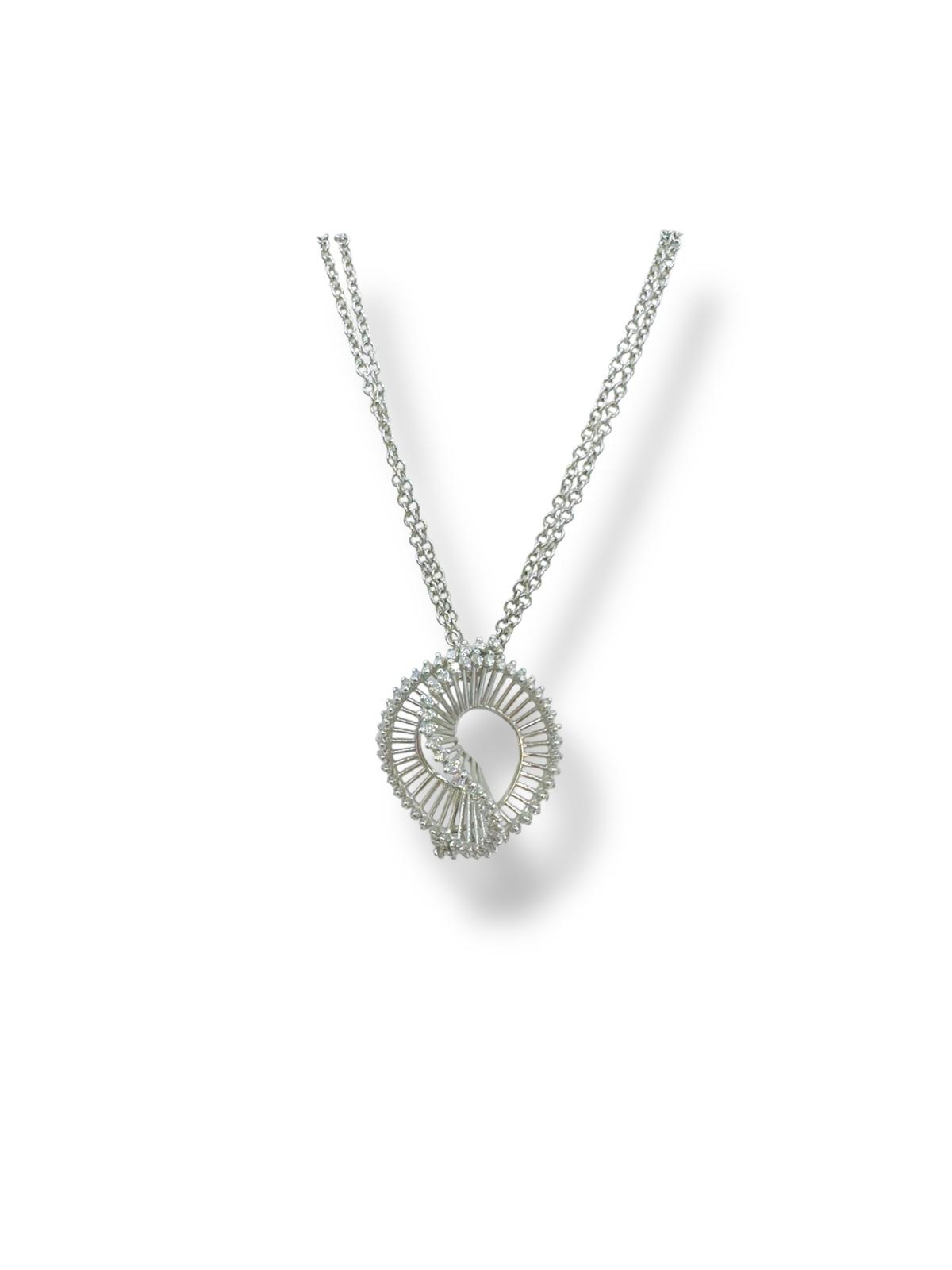 Collana da donna in oro con diamanti, un gioiello di lusso perfetto per un'idea regalo preziosa.