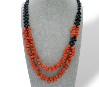 Splendida collana Onice e Corallo Sciacca, un capolavoro di gioielli made in italy, perfetto per un'occasione speciale.