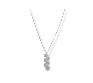 La Collana Trilogy in Diamanti Davite&Delucchi, un capolavoro di alta gioielleria, perfetto per chi cerca gioielli diamanti di lusso.