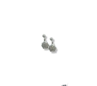 Splendidi orecchini Coccinella in oro bianco, un gioiello di lusso perfetto per un regalo prezioso.