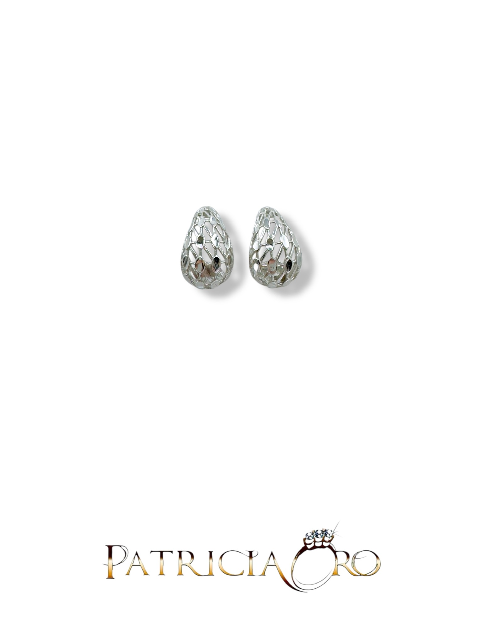 Orecchini a Clips in Oro 18k per Donna | Gioielleria Patricia Oro Eleganti orecchini da donna a clips in oro, un gioiello di lusso perfetto per un'occasione speciale.