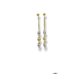 Eleganti orecchini in oro 750 da donna, un gioiello di lusso perfetto per un'occasione speciale.